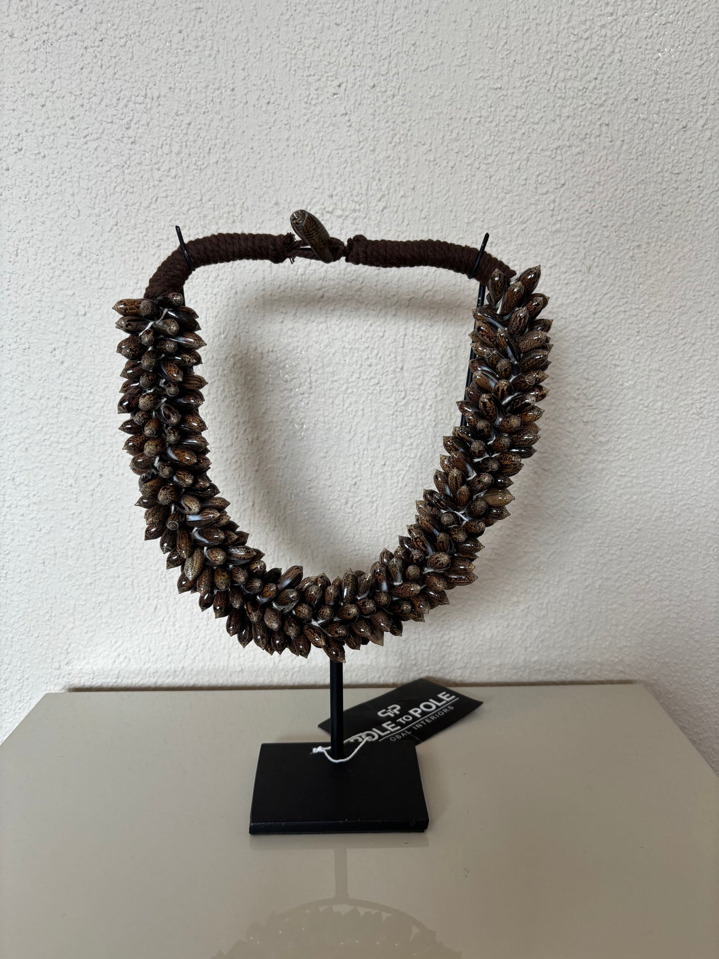 Ornament Indonesische Schelpenketting J84 Pole to Pole