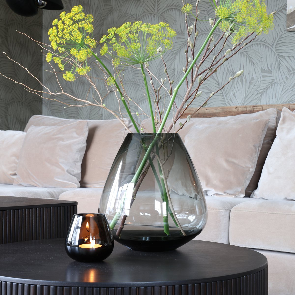 Hotel Chique woondecoratie in luxe materialen en glanzende accenten – elegantie en glamour voor een stijlvol interieur