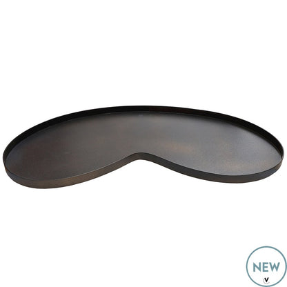 Ben je op zoek naar een stijlvol dienblad dat jouw interieur direct een upgrade geeft? Dit Bronzen Kidney Dienblad&nbsp;in de organische bonenvorm is de perfecte keuze! De luxe gouden kleur en de unieke vorm maken het tot een echte blikvanger die de aandacht trekt in elke ruimte.

Dit dienblad is niet alleen een prachtig decoratief item, maar ook erg praktisch. Gebruik het om kaarsen, vazen of andere accessoires elegante tentoon te stellen. Het dienblad is gemaakt van stevig metaal, waardoor het garant staa