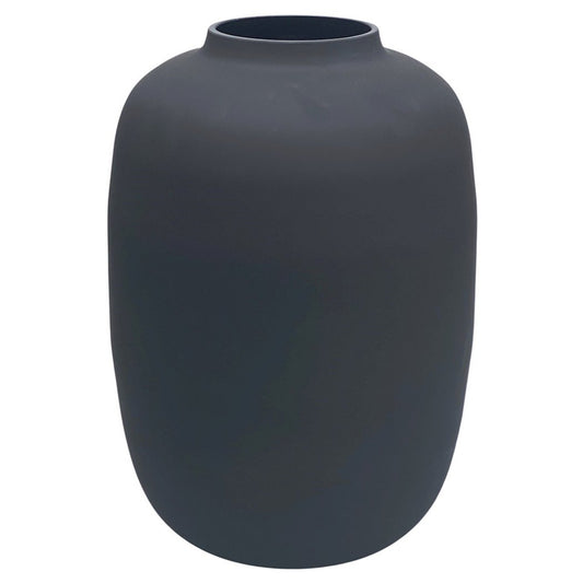 Mondgeblazen zwarte glazen vaas van Vase The World – strak, stijlvol en tijdloos design voor bloemen of als decoratief object, verkrijgbaar in meerdere formaten.

