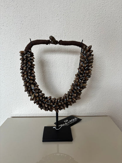 Ornament Indonesische Schelpenketting J84 Pole to Pole