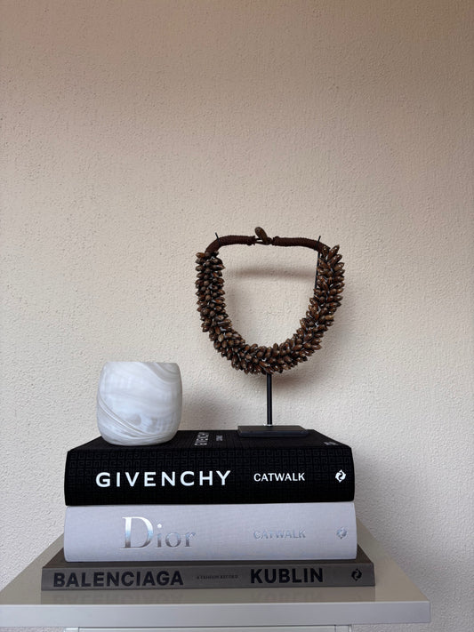 Ornament Indonesische Schelpenketting J84 Pole to Pole