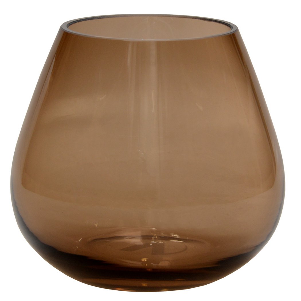 Deze waxinelichthouder Tasman van Vase The World is een echte 'geluk-maker', hij past namelijk in ieder interieur en in elk hoekje van het huis. Tevens leuk te combineren met de ander maten van de Tasman vazen. Heb jij 'm in gedachte al een mooie plek gegeven?