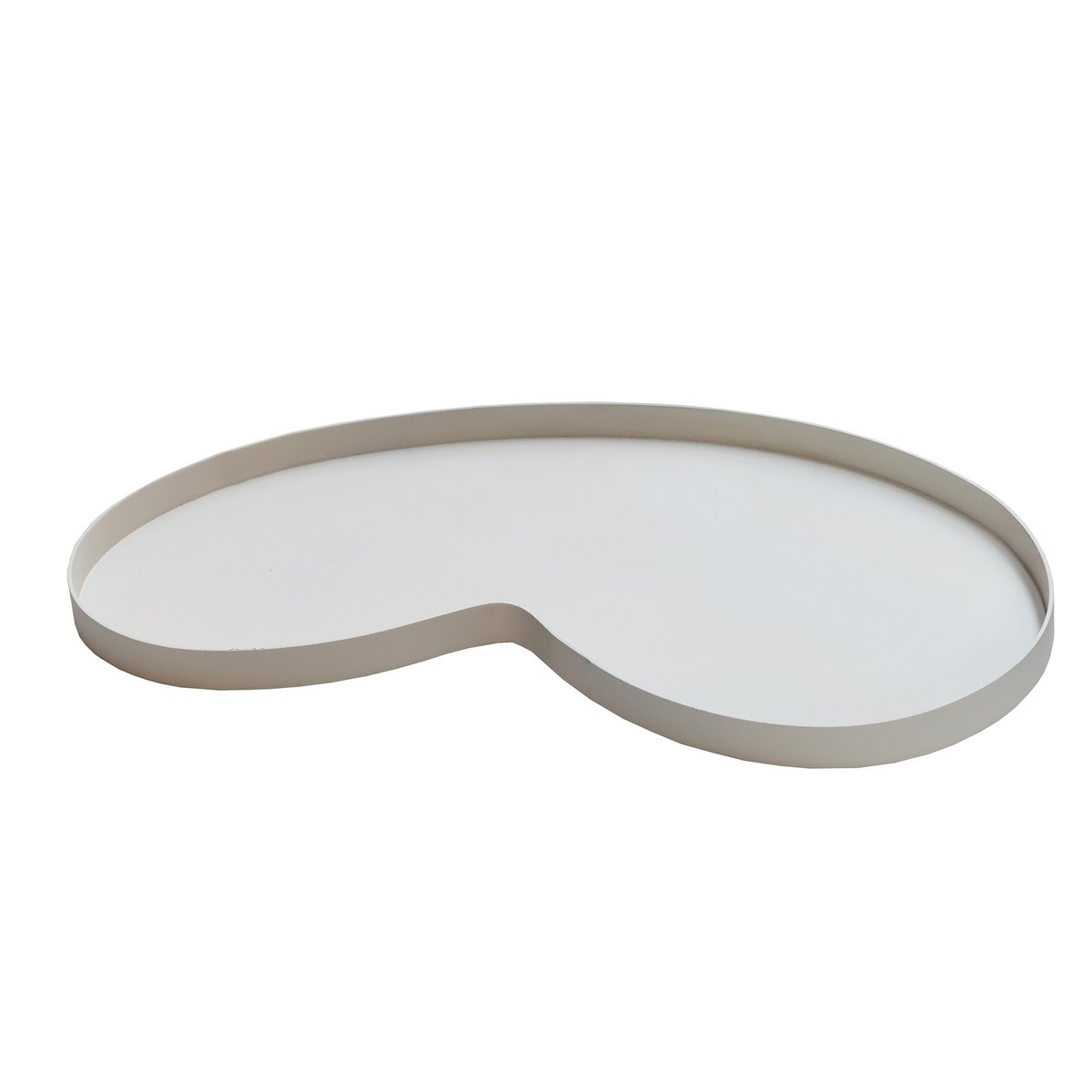 Ben je op zoek naar een stijlvol dienblad dat jouw interieur direct een upgrade geeft? Dit&nbsp;Beige Kidney Dienblad&nbsp;in de organische bonenvorm is de perfecte keuze! De luxe gouden kleur en de unieke vorm maken het tot een echte blikvanger die de aandacht trekt in elke ruimte.

Dit dienblad is niet alleen een prachtig decoratief item, maar ook erg praktisch. Gebruik het om kaarsen, vazen of andere accessoires elegante tentoon te stellen. Het dienblad is gemaakt van stevig metaal, waardoor het garant s